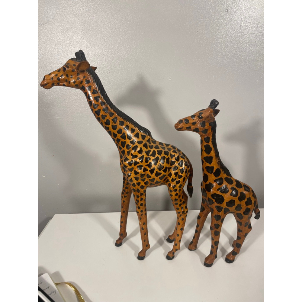 Vintage leather wrapped 2 Pc mom and child giraffe figures statues - Picture 8 of 12